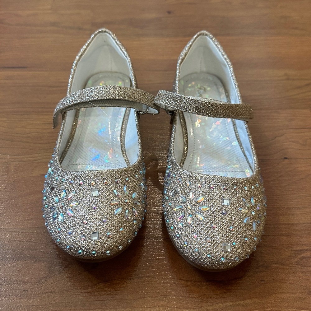 Adorable glitter ballet flats size 1.